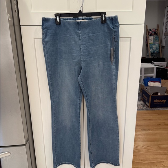 Soft Surrounding, Classic Blue Women's Pull-on Jeans, Large - Picture 3 of 15